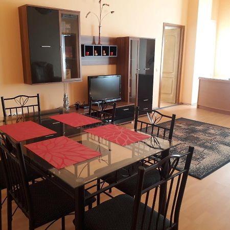Piac Utcai Apartman Debrecen Exterior foto